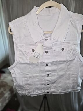 White Sleeveless Denim Vest
